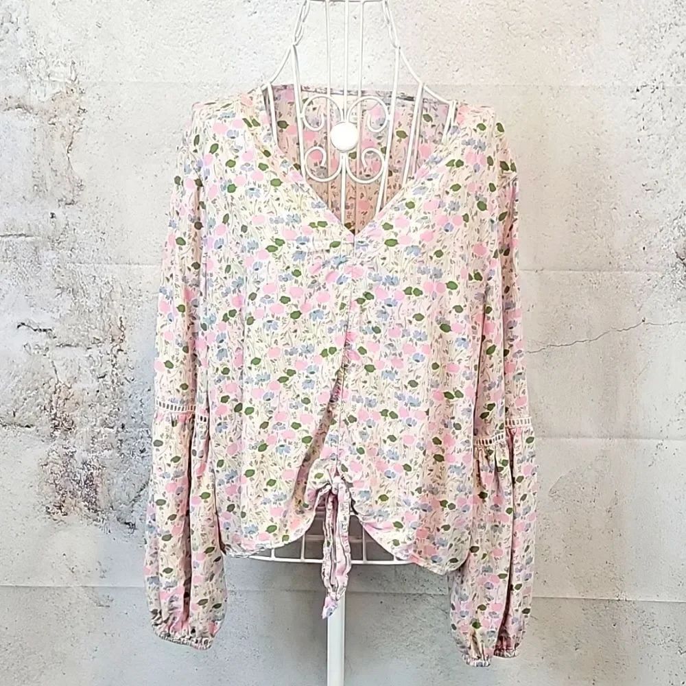 Lauren Conrad feminine floral print blouse with peplum sleeves Women's Size XXL